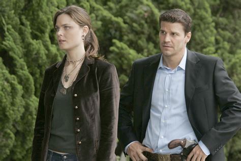 bones season 1 episode 2